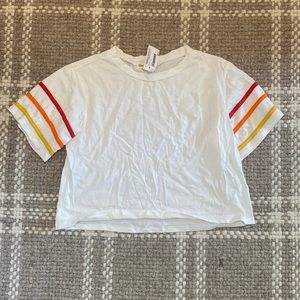 Cute crop top with sleeve stripes